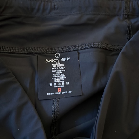 Sweaty Betty cropped black leggings - Picture 2 of 4